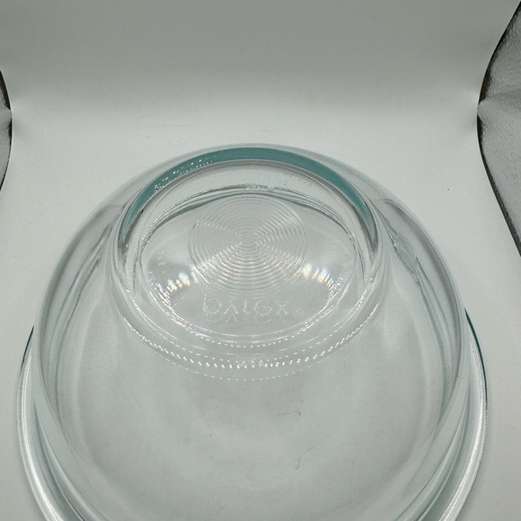 Pyrex Blue Tinted 1.5 QT Mixing Bowl - Picture 5 of 5